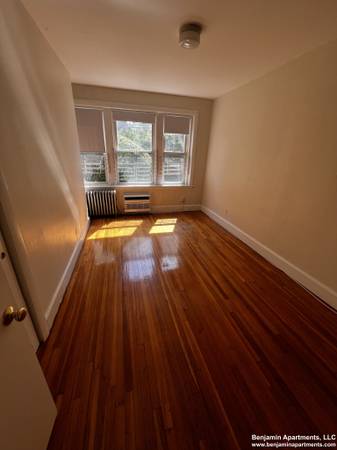 $2,250 / 1br - Apt Near Coolidge Corner, Heat & Hot Water Included – No Broker Fee! (Brookline)63996691217410120
