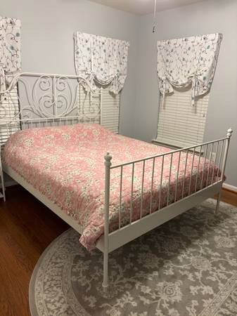 Sweetheart Platform Bedframe-NO Boxspring Needed! 1