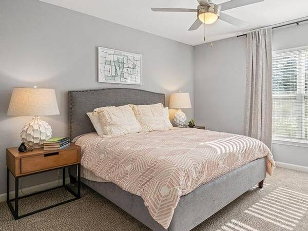 $1,589 / 2br - 1122ft2 - Tot Lot, USB Electrical Outlets, Custom Two-Tone Paint Scheme (Wescott)64015946897923122