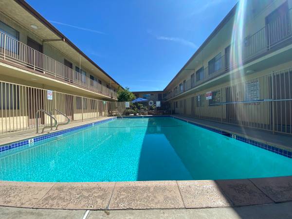 $1,550 / 525ft2 - Studio In North Hollywood All Utilities PAID (North Hollywood)64035740699650124