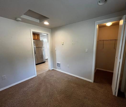 $900 / 1br - 600ft2 - one bedroom home with a private backyard patio, garage, extra parking (Poulsbo, WA)63890096246529120