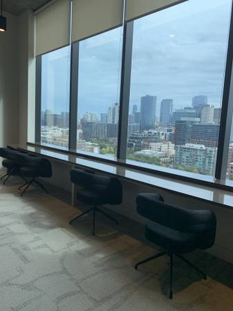 $2,289 / 1br - West Loop Convertible 1 bedroom, gym sun deck W/D in unit (West Loop)63898598450818123