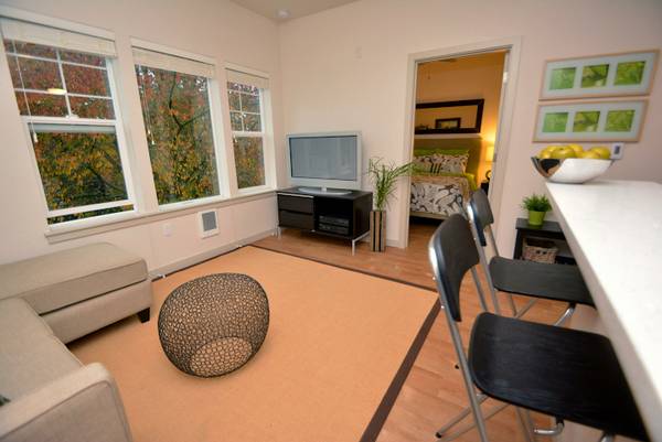 $1,650 / 1br - Sofisticado de 1 dormitorio listo para mudarse @ B Street! ¡Llámenos o envíenos un mensaje de texto! (NE Portland, E Burnside, Laurelhurst, Kerns)63672564797955123