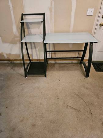 Computer desk 1