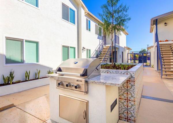 $3,295 / 3br - North Park 3B w Garage Space - WD Incl, Stainless Appliances and More (Cherokee Point)64037217416707123