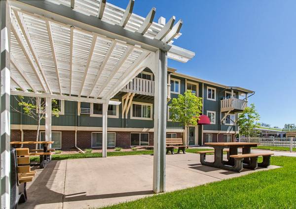$1,147 / 2br - 650ft2 - Pet friendly apartments with an 80lbs weight limit! (930 N. Murray Blvd.)63658247093763121