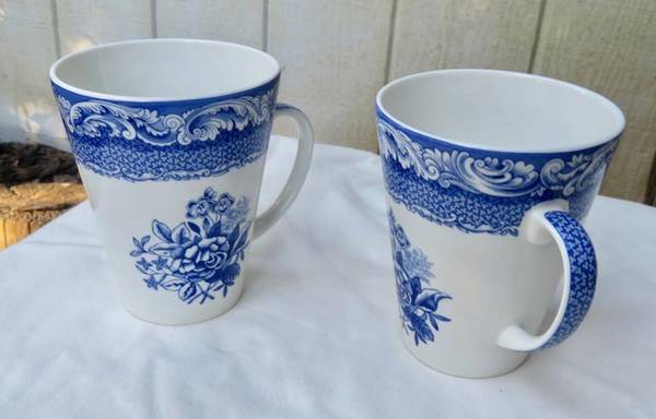 Spode mugs, like new condition, both (2) 1