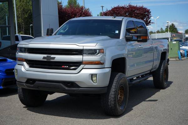 Camioneta Chevrolet Silverado 1500 4x4 4WD LT de 2018 - $27,995 (West Coast Autoworks Everett)63623558331521121