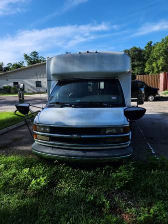 2000 Chevrolet Express 3500 Bus - $5.000 (Westside Jacksonville)63470253176065122