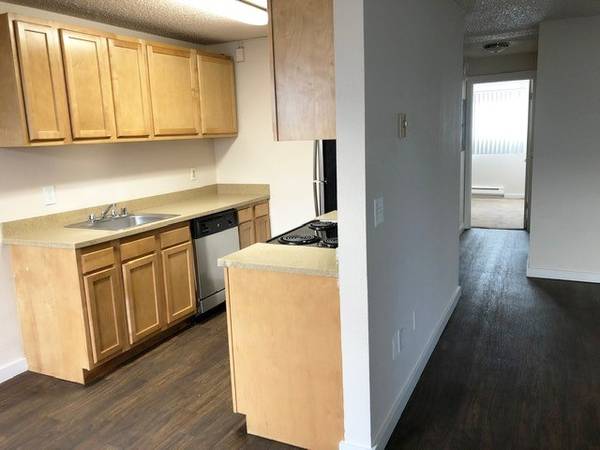 $1,580 / 1br - 780ft2 - Refrigerator, Electric Range, Internet Access (4807 200th St SW, Lynnwood, WA)63799882301441122
