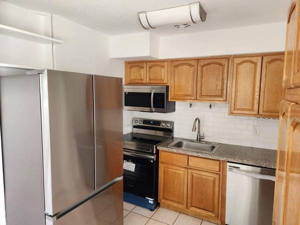 $1,950 / 1br - 1 Bedroom by Beach with NO FIRST OR LAST FOR MOVE IN (Deerfield Beach)63983674058370122
