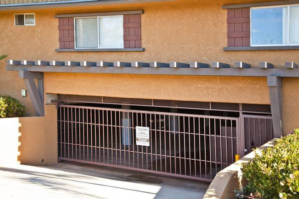 $2,845 / 2br - 900ft2 - Instalaciones de lavandería, centros para barbacoa, área de descanso al aire libre con pérgola63657343218179123