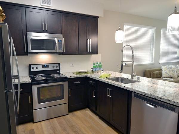 $2,795 / 1br - 688ft2 - Apartamento de 1 dormitorio en Santa Clara, ¡vida de lujo! Cocina moderna, lavadora/secadora, armario walk-in (santa clara)63668028686465120