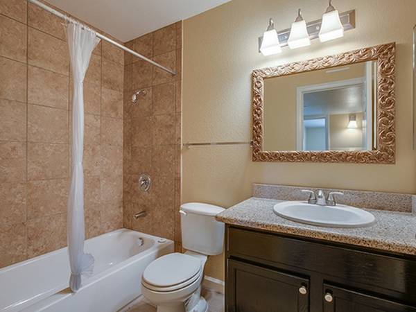 $925 / 1hab - 656ft2 - Patio, Instalaciones de lavandería, Balcón (401 N. 28th Street, Las Vegas, NV)63859612038529121