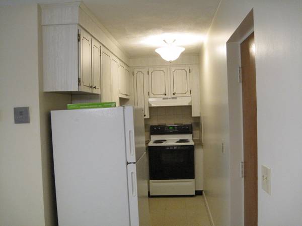 $2,250 / 1br - Low Upfront Costs,  1 bedroom available in Great Newton Area (Newton)63817562486913120