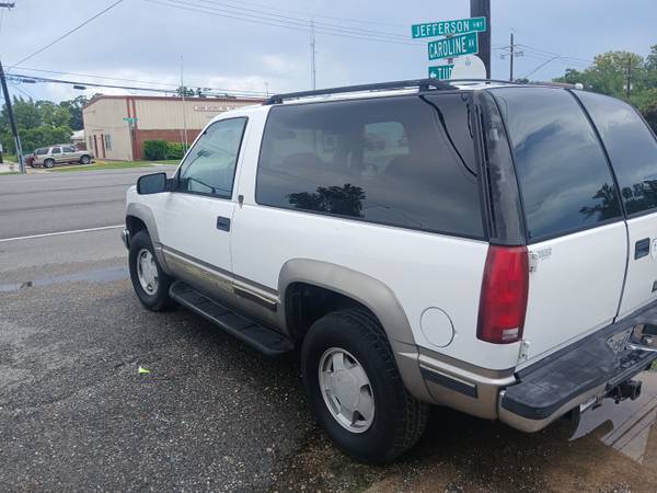 1999 Chevrolet Tahoe clean - $5,800 (River ridge 70123  LA)63624888064897122
