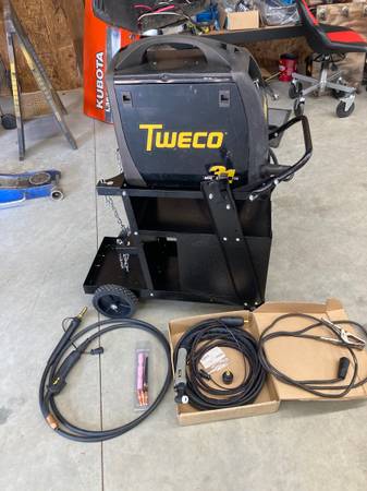 ESAB / Tweco 141i Tig / Mig / Stick Portable Welder with Cart - $875 (MOULTON, ALABAMA)63469926349057120