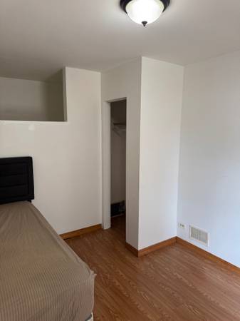 $640 Apt. 35 To Share, Includes Utilities, Just South/SW of Downtown, UIC, (McKinley Park/Bridgeport)63918292627203121