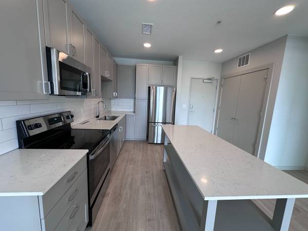 **12 Weeks Free!** Awesome Luxury Apt in Lone Tree! ~ Available Now! 1