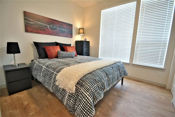 $1,995 / 2br - Your Neighborhood. Your Nest. Your Sellwood Home @ The Chelsea! (SE Portland, Sellwood, Moreland)63999315004547124