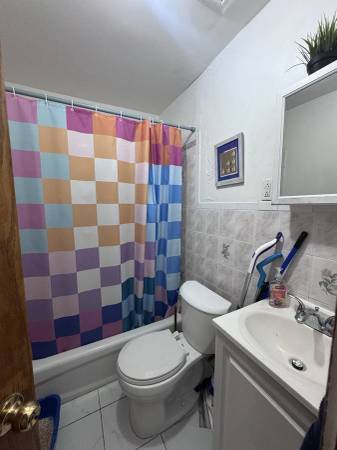 $700 / 3br - Habitación Tranquila Cerca de Pople Ave (Flushing, Queens)63809042301059121