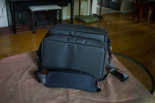 Artisan & Artist Gear Box Pro Camera Bag ( Matte Black ) 1