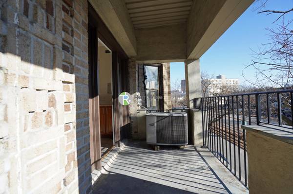 $3,400 / 3br - Available Now-Packard' 3 bed 1.5bath! AC! Student ok. Pets ok. NO FEE! (Allston)63875605789953122
