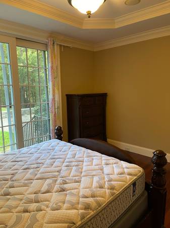 $1,250 / 7br - 6217ft2 - Ensuite Bedrooms and Office Space, Utilities included (Westborough)63825125897857121