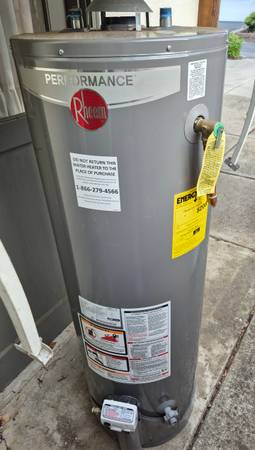 3 years old Rheem 40 gallon gas water heater 1