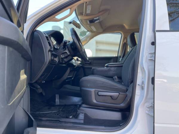 2020 RAM Tradesman 4dr Crew - Photo 11
