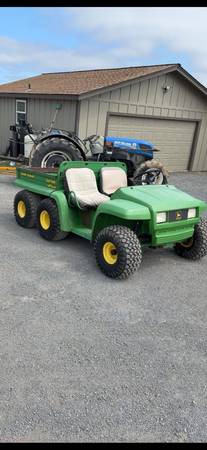 John Deere 6x4 gator 1