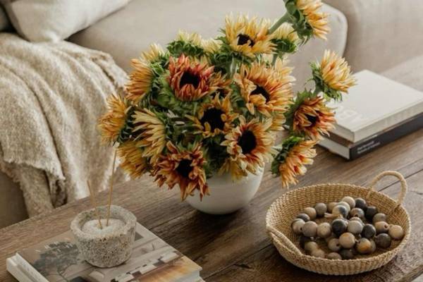 Pool, Covered Parking, Laundry Facilities 1