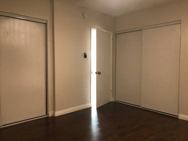 $2,400 / 2br - 875ft2 - Spacious 2 BR/2 Bath in Inglewood (Inglewood)63818753732355123
