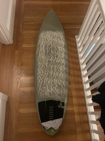 5’11 @32L Surfboard 1