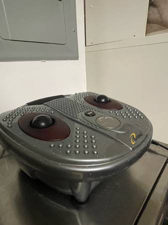 Deep Tissue Vibration Foot Massager (Like New) 1