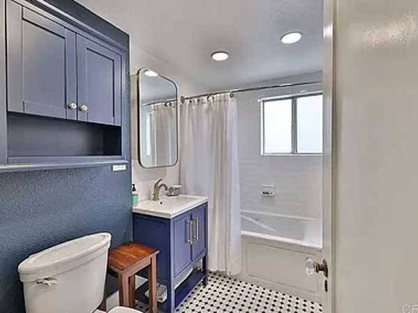 $1,325 / 2br - 857ft2 - Charming 2 Bedroom, 2 Bath Craftsman home (San Diego, CA)64037219199745123