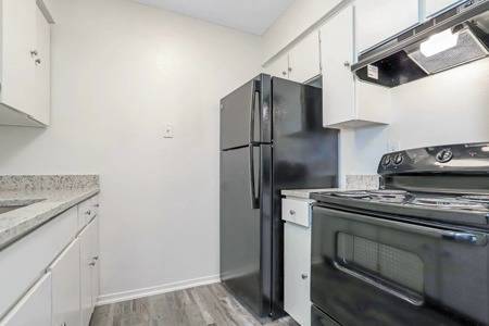 Air Conditioning, Spacious Floor Plans, Onsite Laundry Center 1