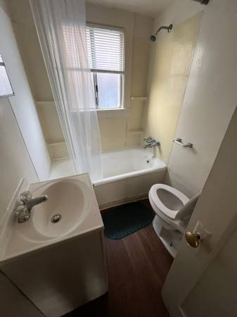 $1,295 / 320ft2 - $1295/mo - Large Studio in Oakland (oakland east)63851970669825123