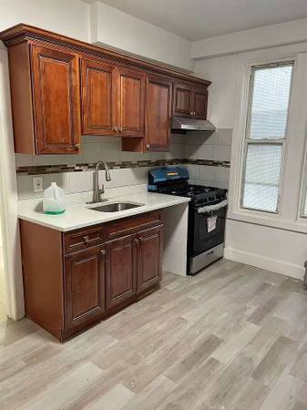 $2,800 / 3br - 3 Habitaciones 1 Baño Parrott Pl 1er Piso Brooklyn NY 11228 (Brooklyn NY)63816602742657122