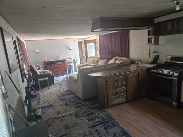 $1,350 / 2br - Trailer house63622635943427121
