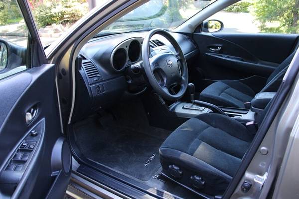 2003 Nissan Altima 2.5 S, 64 mil millas - $6.795 (Los mejores precios en Rich's Car Corner)63442262106243124