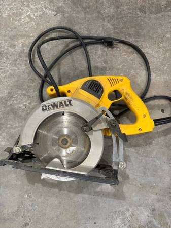 DeWalt Circular Saw 1