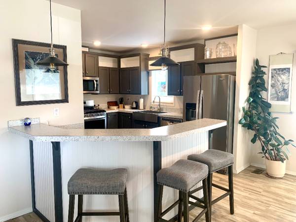 $2300.00 / 2br - 1100ft2 - Comfortable, newer furnished 2+2 with low utilities63797542770305121
