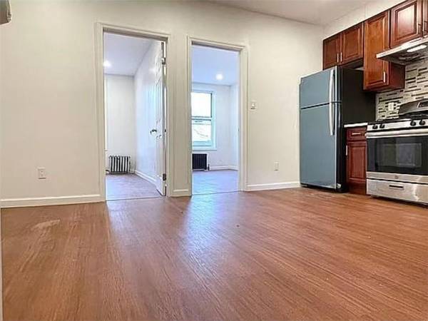 $1,100,000 / 4br - Edificio de uso mixto en venta (Flatland)63862608290305120