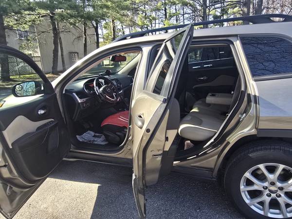 Jeep Cherokee sport 2016 - $8,900 (South Burlington)63622676611073123