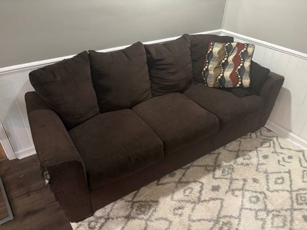 Couch in Greentree 1