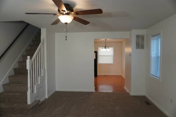 $2100.00 / 3br - 1250ft2 - MUST EOG TH en Dundalk con MUCHOS beneficios por un alquiler inferior al mercado63694927235075122