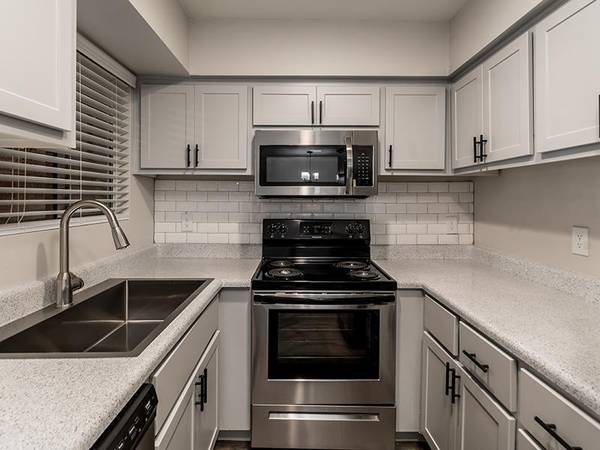 $1,499 / 2br - 863ft2 - Two Laundry Facilities, Outside Storage Space64024993190531121