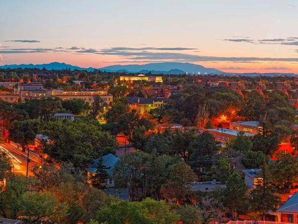 $1,825 / 2br - 850ft2 - Acceso Seguro, Encimeras de Cuarzo, Recolección de Basura con Valet, Parque de Hamacas63659781638273122