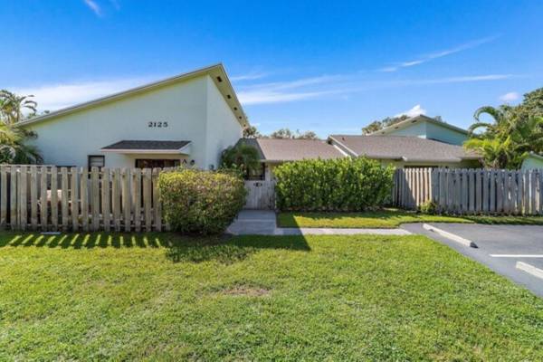 $1,500 / 1br - '''''''Single Level Villa lives like a little house. Renovated)'''''''' (Jupiter)64001847192323123